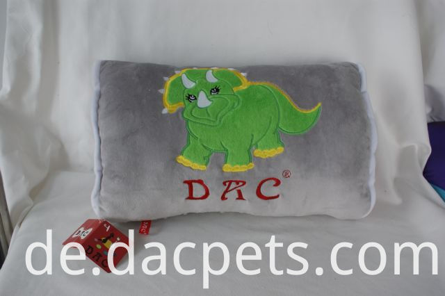 Gesticktes Dinosaurier-Kissen Embroidered dinosaur cushion